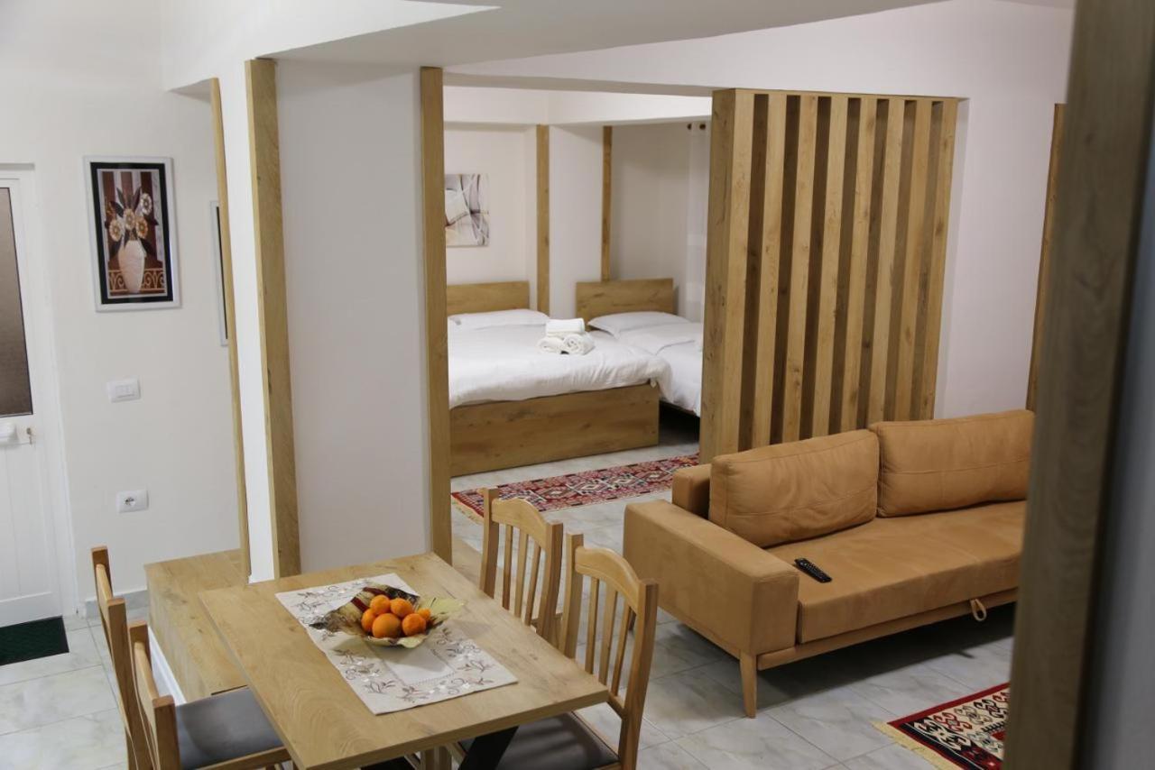 Modern Marvel Apartment Krujë Exteriör bild