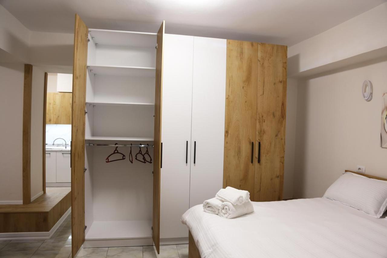 Modern Marvel Apartment Krujë Exteriör bild