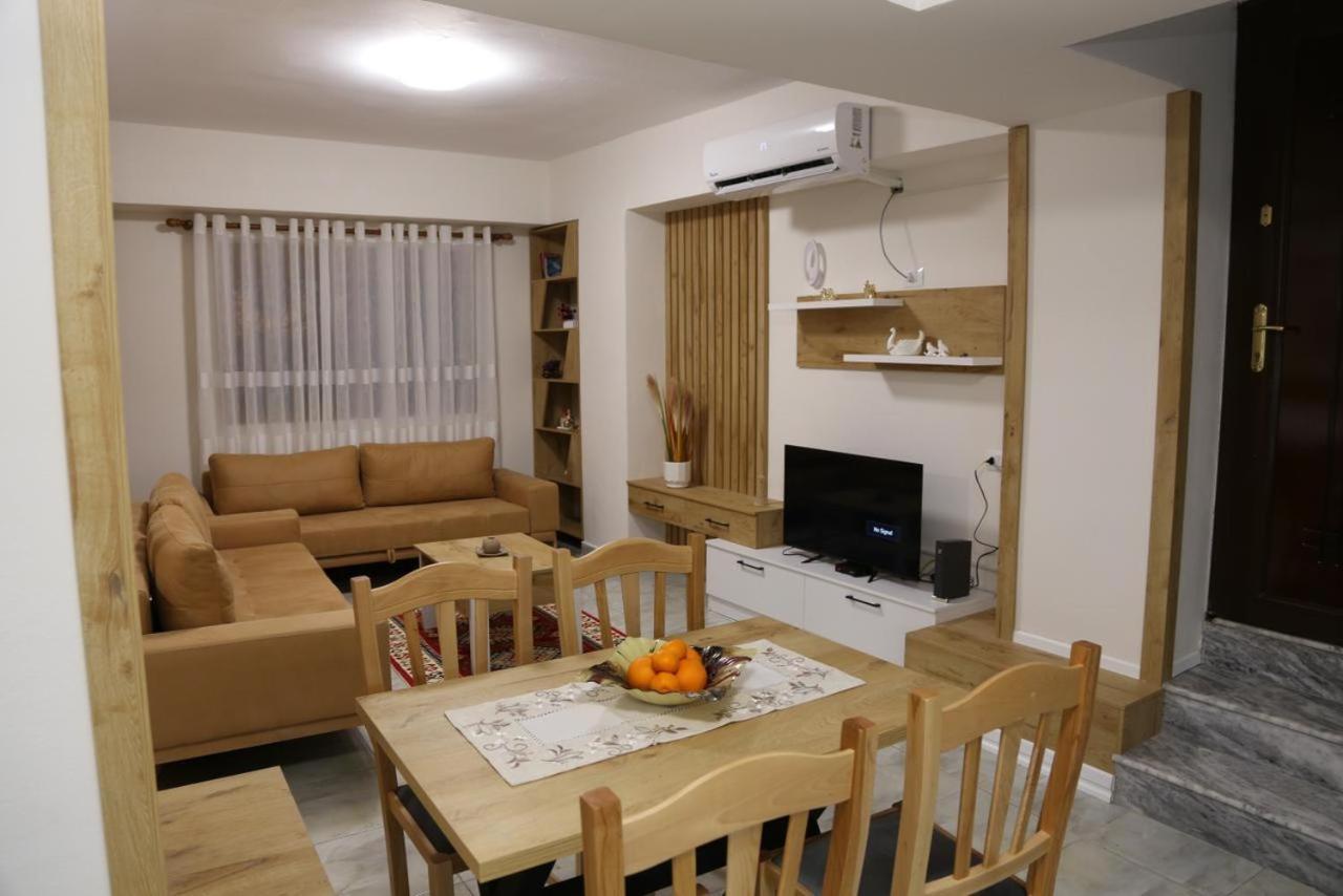 Modern Marvel Apartment Krujë Exteriör bild