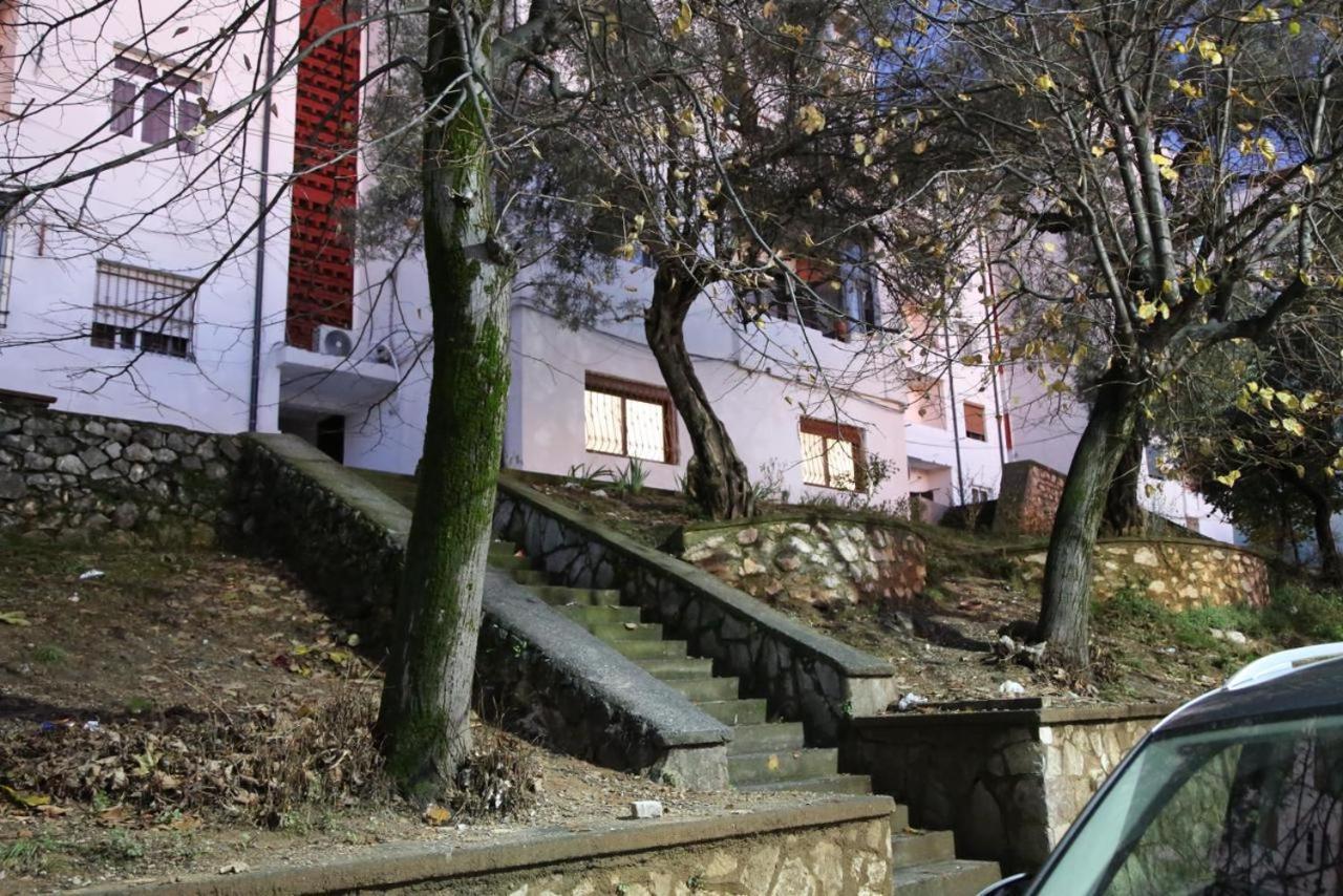 Modern Marvel Apartment Krujë Exteriör bild