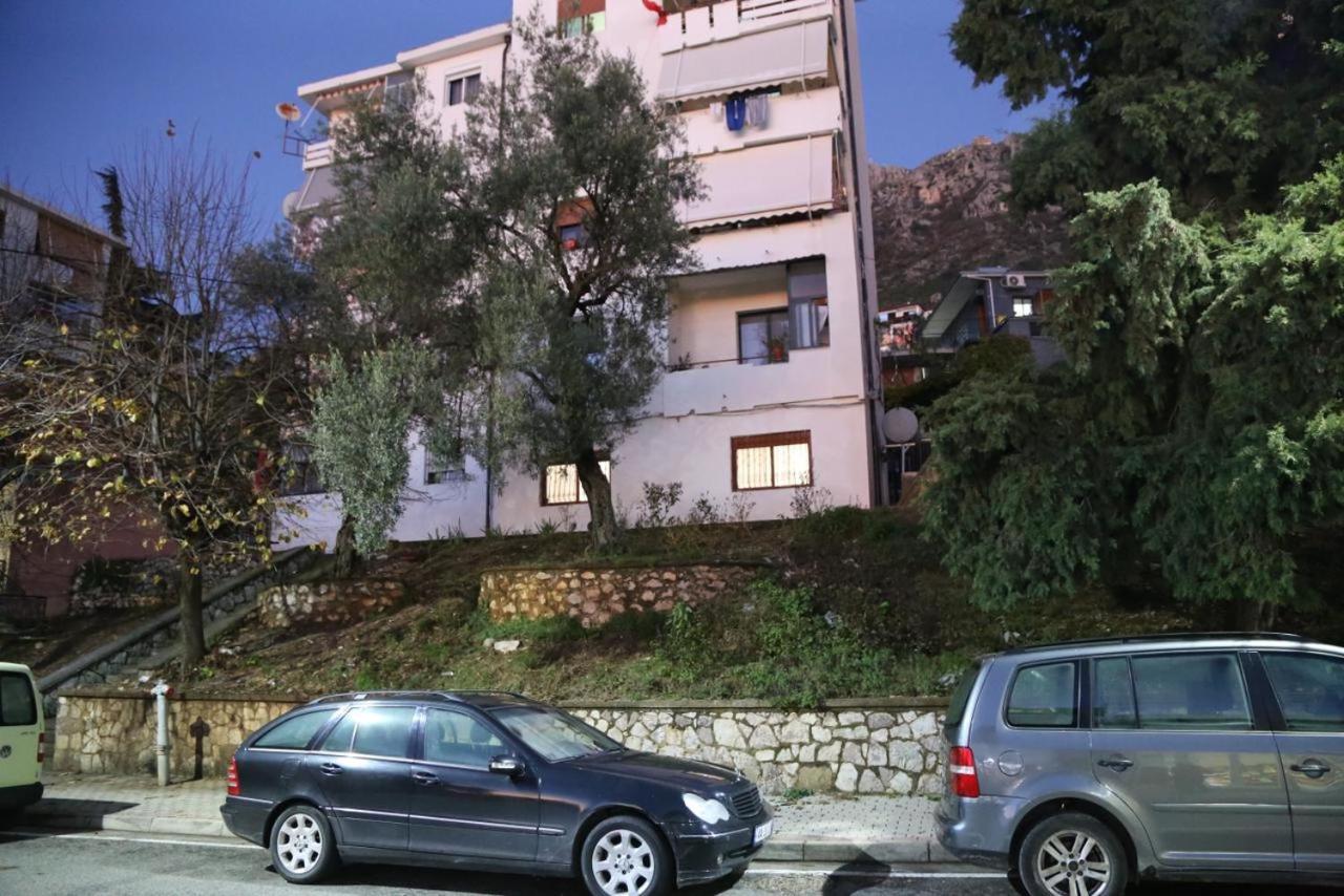 Modern Marvel Apartment Krujë Exteriör bild
